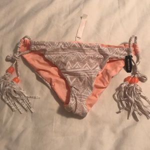 NEVER WORN Victoria’s Secret reversible bottoms